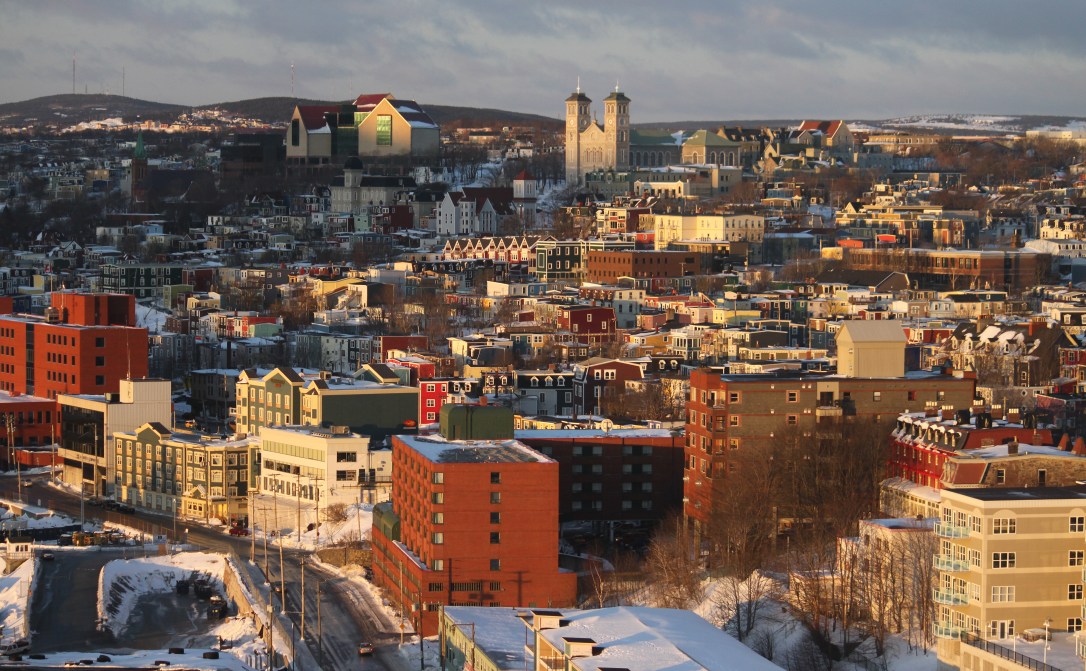 2011_-_FEB_12_-_22_-_NEWFOUNDLAND_-200_St_John's,_view_from_the_Battery_Hotel_-_a01_(7)_(5455469480).jpg